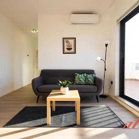 Penthouse Retreat For Couples In Historic Mosta *