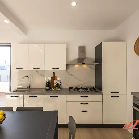 Penthouse Retreat For Couples In Historic Mosta Ta' Mlit