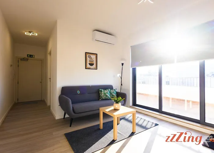 Penthouse Retreat For Couples In Historic Mosta