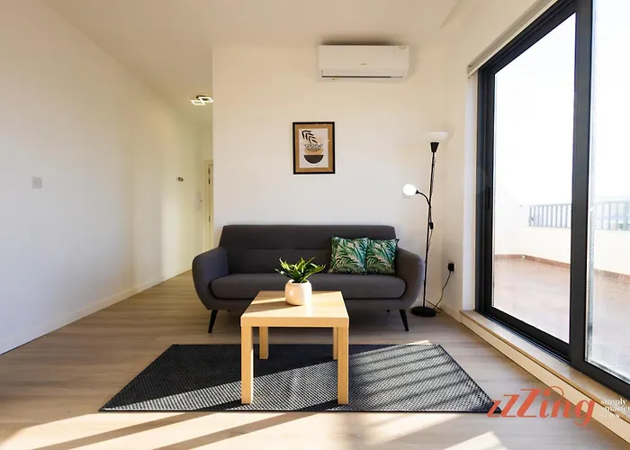 Penthouse Retreat For Couples In Historic Mosta *